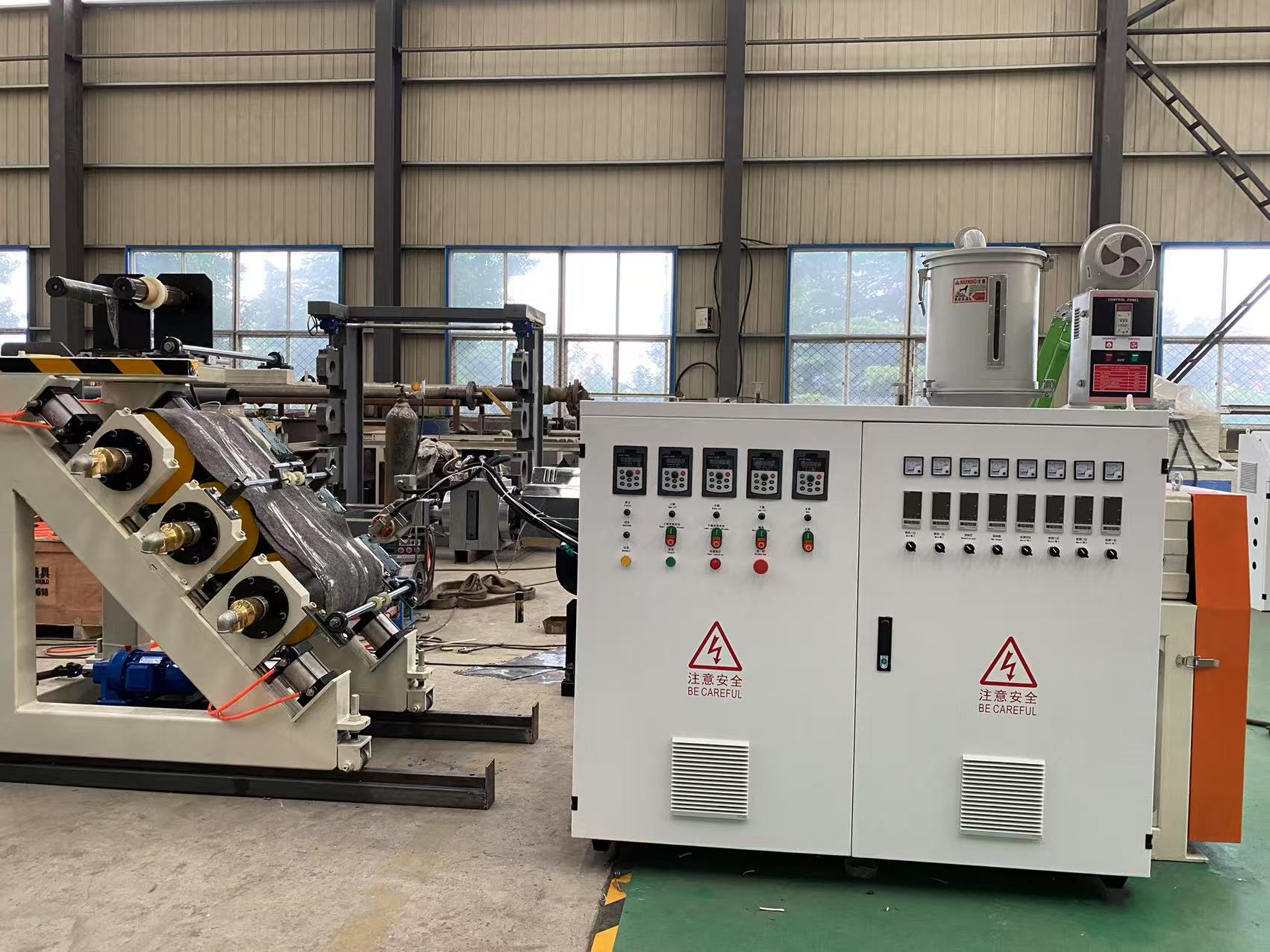 QINGDAO EASTSTAR envia linha de produção avançada de TPE Waterstop para a Índia